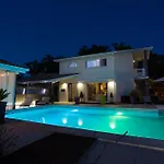D'hotes Aquitaine Bed & Breakfast 3*